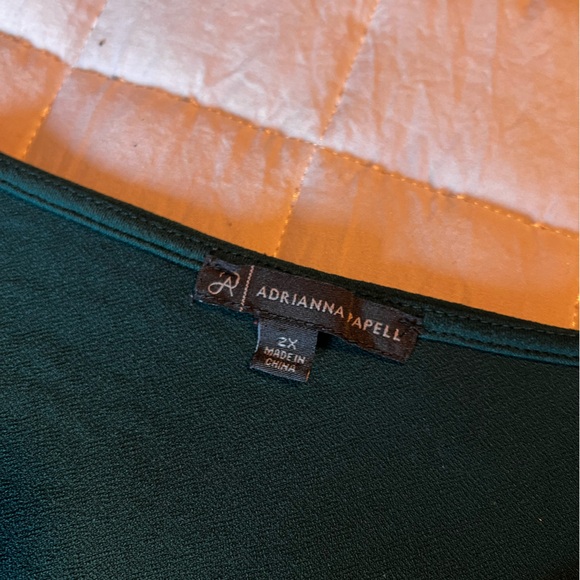 Green v-neck blouse - Picture 4 of 4